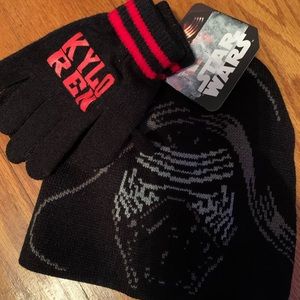 NWT New with tags Star Wars Kylo Ren Kids Winter Beanie Toboggan and Glove Set